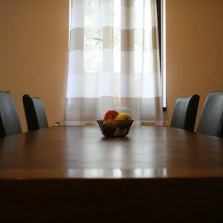 ★★★★★ 3bdrm Spacious House 6+ Guests * Bucharest
