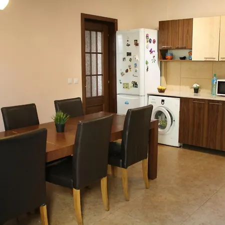★★★★★ 3bdrm Spacious House 6+ Guests