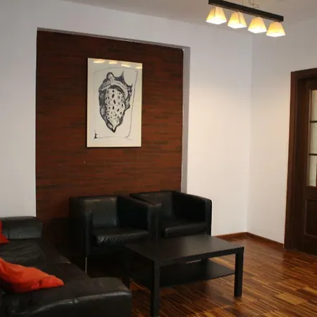 ★★★★★ 3bdrm Spacious House 6+ Guests * Bucureşti